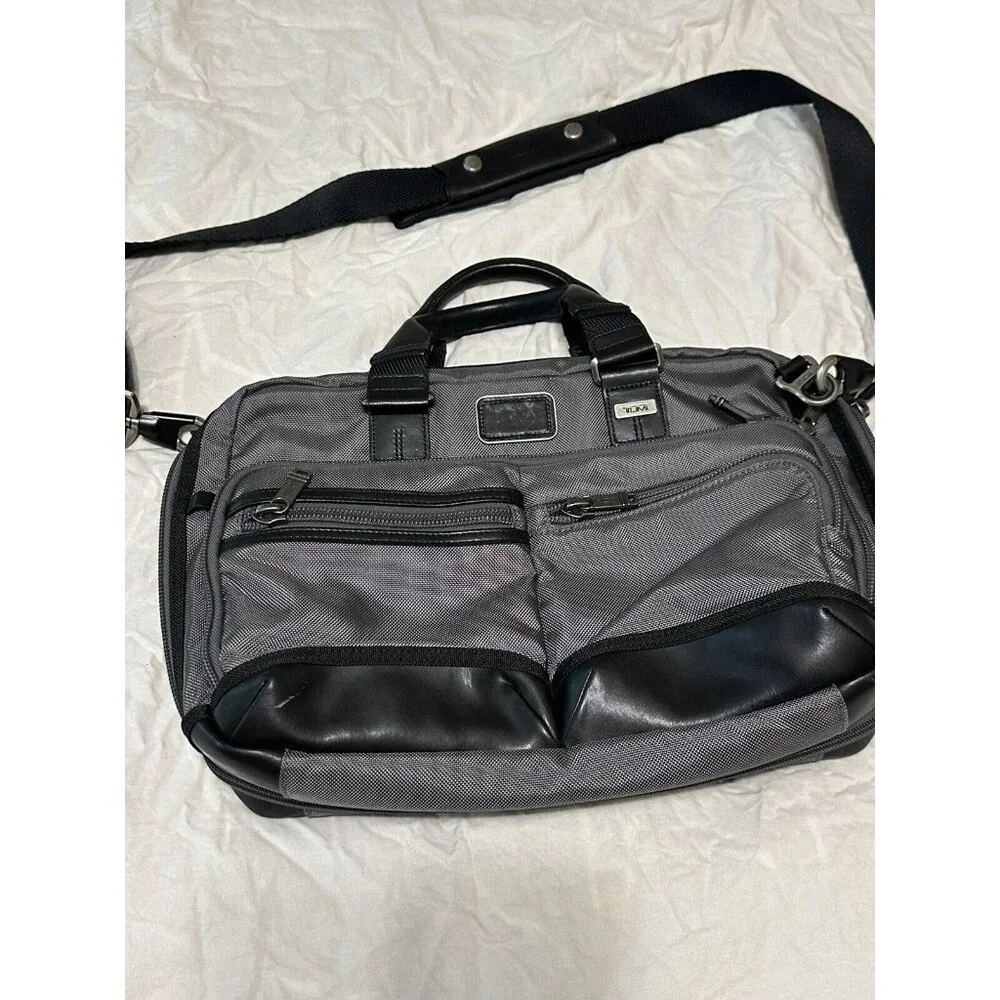 Genuine Tumi Bingham Expandable 15 inch Laptop Brief Black